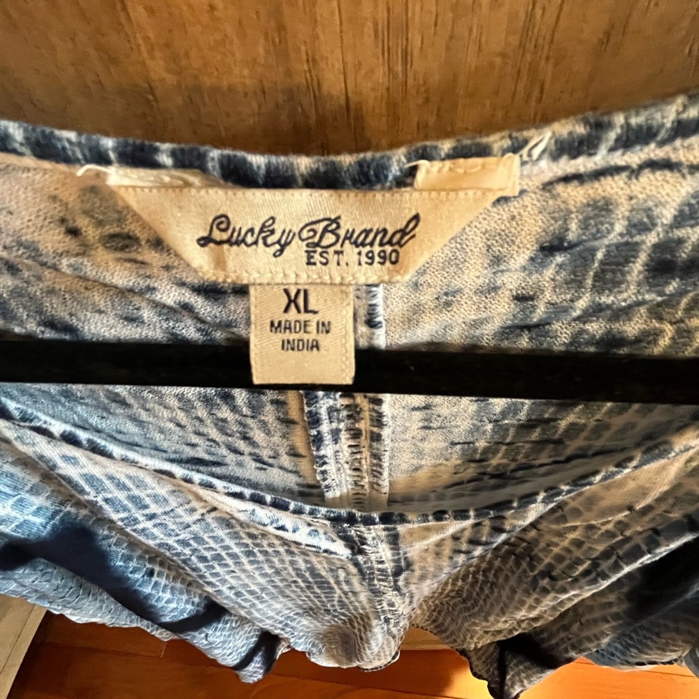 Tie-Dye Pattern Blouse - Picture 3 of 3